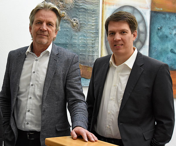 Georg Rüßmann und Martin Kappes in der Steuerkanzlei in Bonn